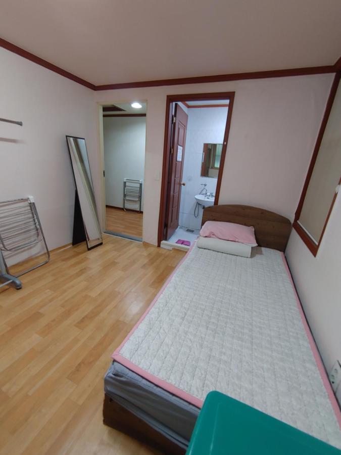 White House * Seoul